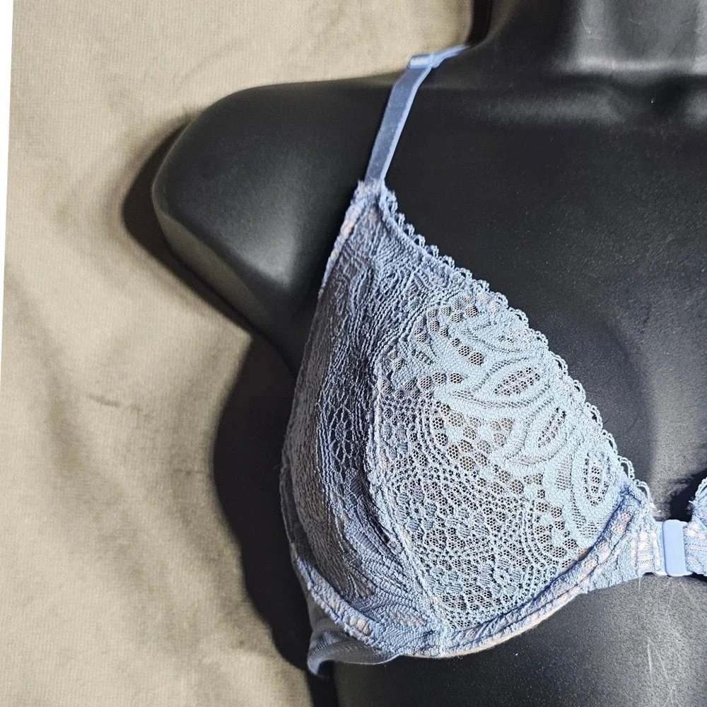 Victoria's‎ Secret Very Sexy Light Blue Lace Racerback Front Close Bra 32D